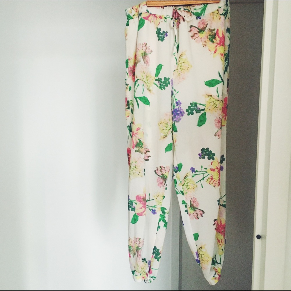 Casual Chic Floral Pants by Jack